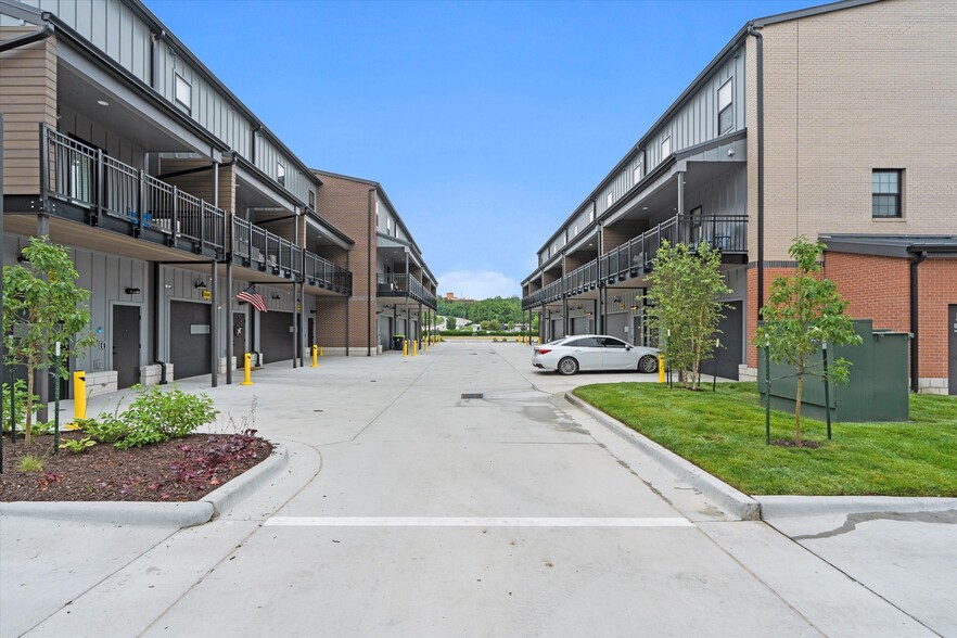 More Photos Of 2914-2924 Buchanan St, Kansas City Unknown For Lease