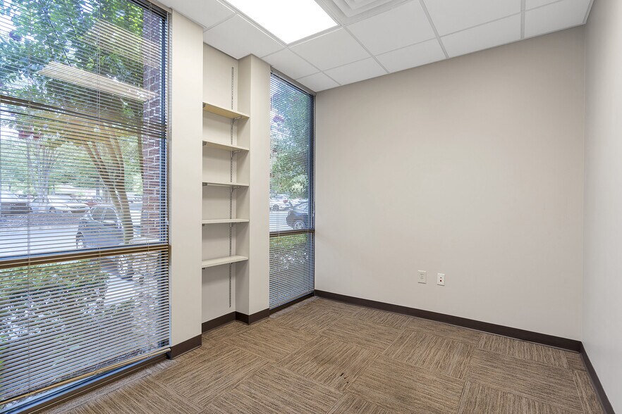 More Photos Of 4385 Johns Creek Pky, Suwanee Medical For Lease