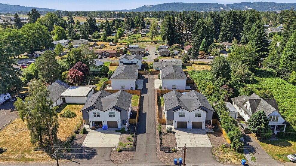 Primary Photo Of , Kelso Multifamily For Sale