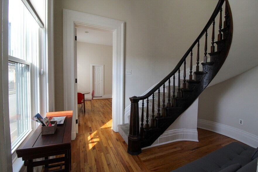 More Photos Of 440 Hopkins St, Cincinnati Apartments For Sale