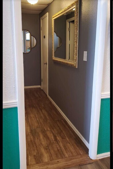 More Photos Of 204-274 E Bridge St, Brighton Storefront Retail Office For Lease