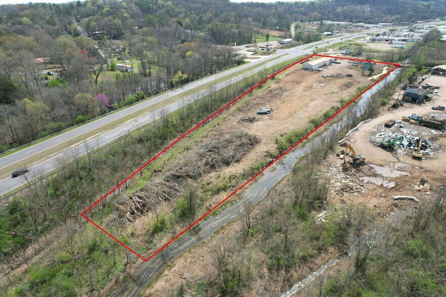 More Photos Of 6111 Sunrise Dr, Pinson Warehouse For Lease