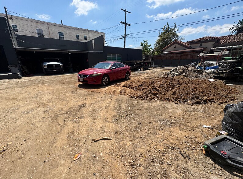More Photos Of 5024-5030 W Washington Blvd, Los Angeles Storefront For Sale
