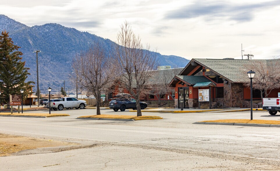 More Photos Of 1820 Meadowlark ln, Butte Office For Sale