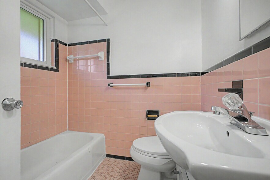 More Photos Of 4222 Drouillard St, Lincoln Park Apartments For Sale