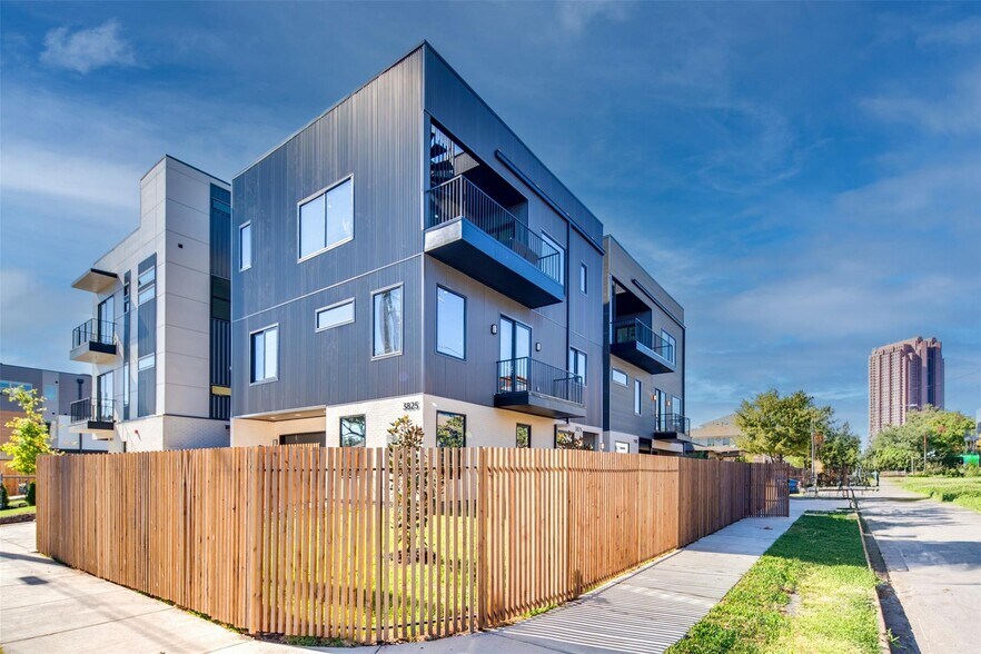 More Photos Of 3825 Munger Ave, Dallas Multifamily For Sale