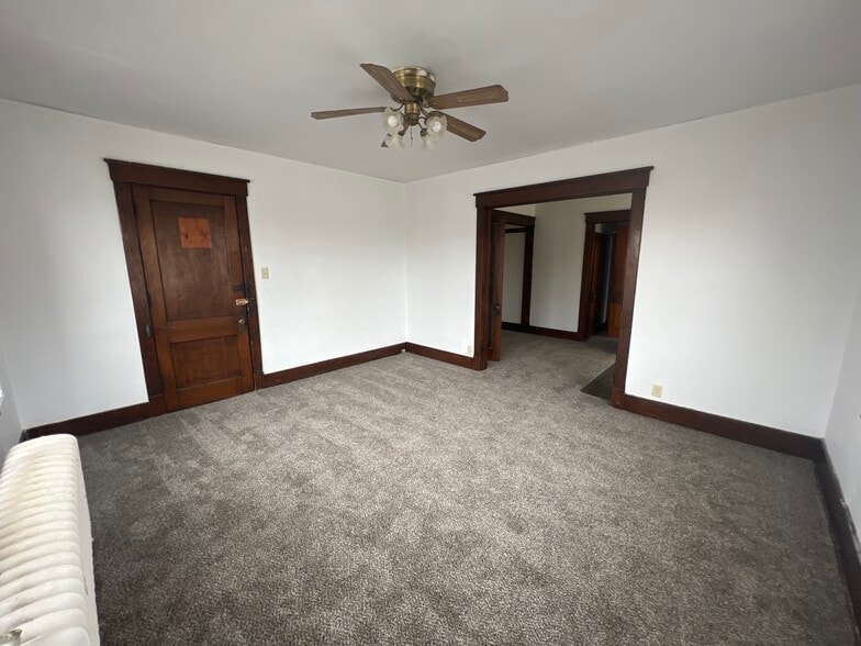 More Photos Of 209 S 4th St, Council Bluffs Apartments For Sale