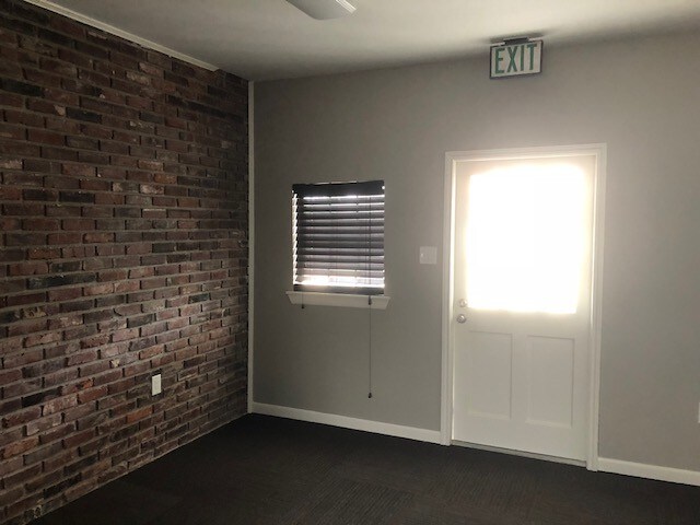 More Photos Of 11603 Newcastle Ave, Baton Rouge Office For Lease