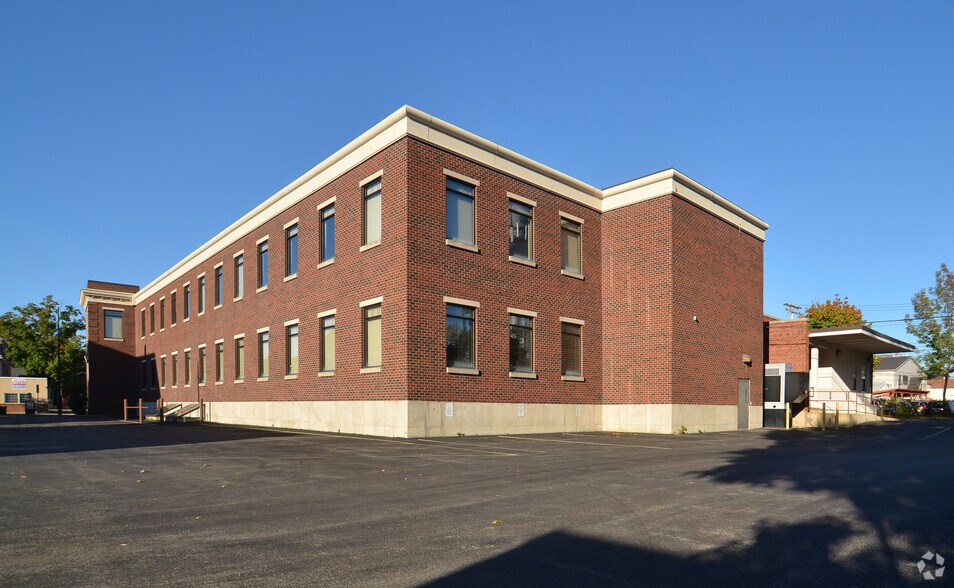 More Photos Of 60 Main St, Hamburg Office For Lease