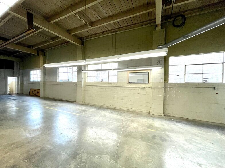 More Photos Of 3427 4th Ave S, Seattle Warehouse For Lease