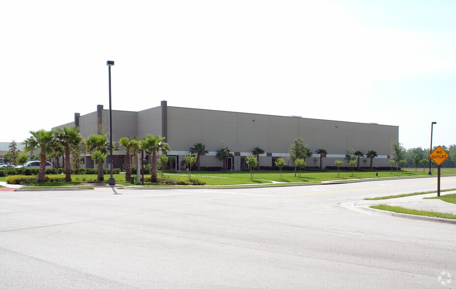 More Photos Of 6420 Hazeltine National Dr, Orlando Manufacturing For Sale