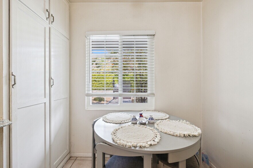 More Photos Of 1674 S Via Salida, Palm Springs Apartments For Sale