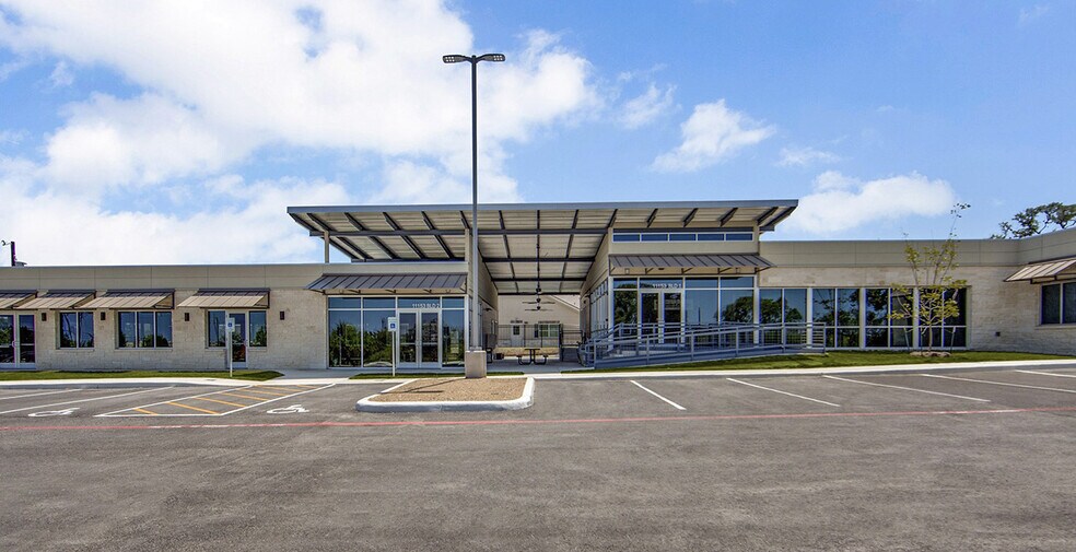 More Photos Of 11153 Westwood Loop, San Antonio Medical For Lease
