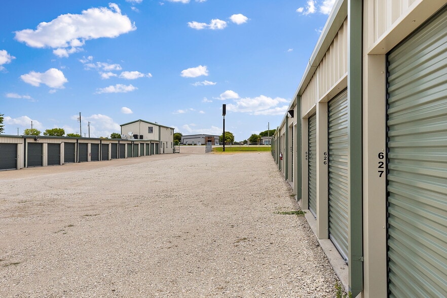 More Photos Of 3740 S Highway 287, Waxahachie Self Storage For Sale