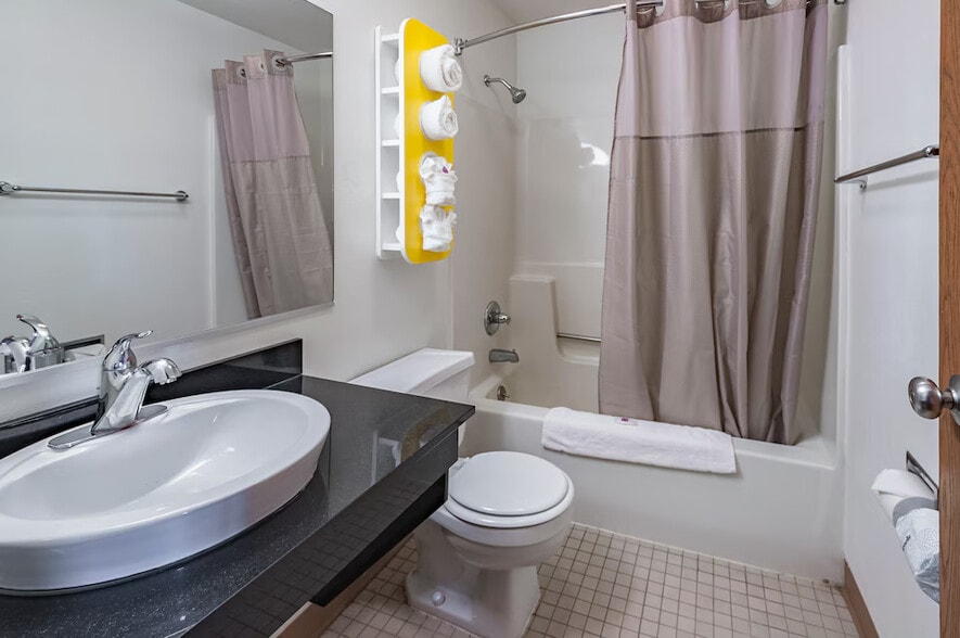 More Photos Of 1064 PA-93, Drums, PA 18222, Drums Hotel For Sale