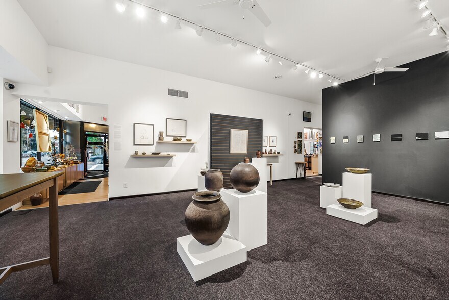 More Photos Of 611 Grand Ave, Saint Paul Storefront For Sale