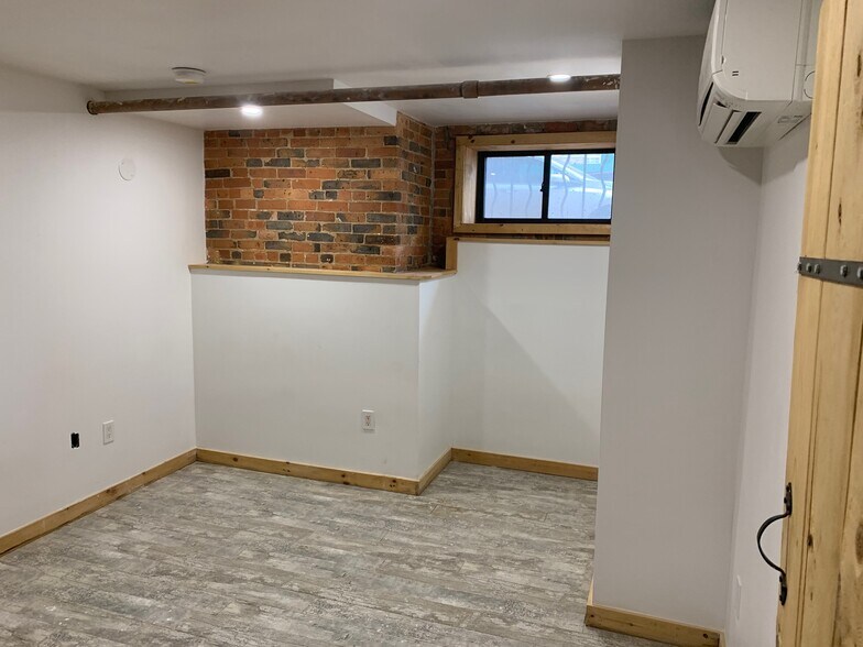 More Photos Of 159 Willoughby Ave, Brooklyn Apartments For Lease