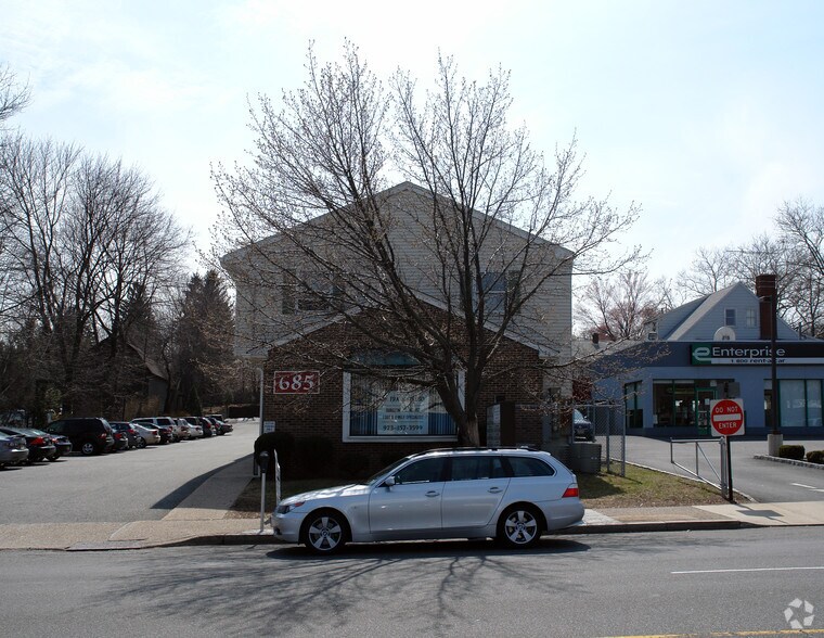 More Photos Of 685 Bloomfield Ave, Verona Medical For Lease
