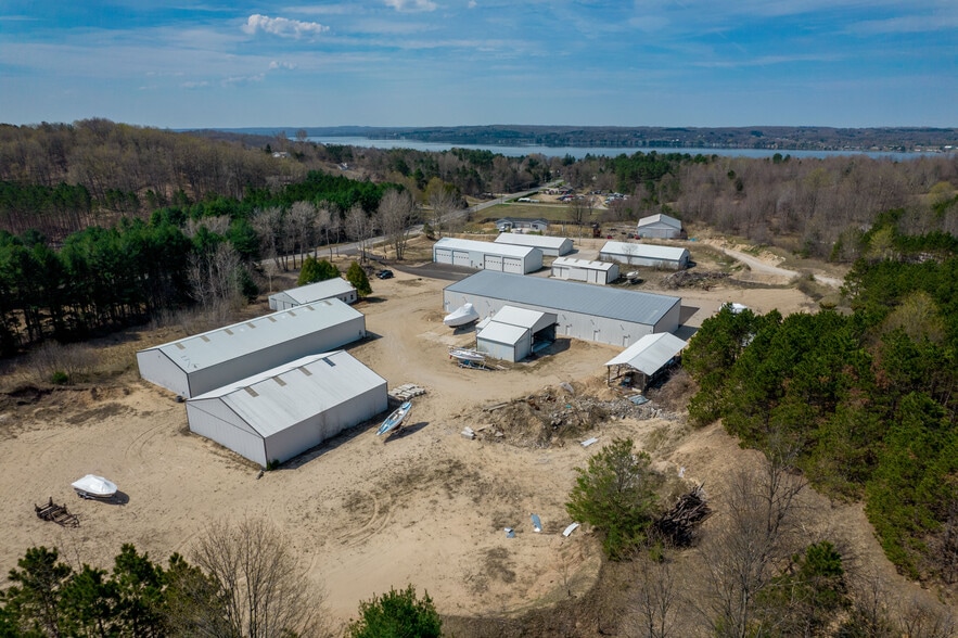 More Photos Of 8597 Bingham Rd, Traverse City Warehouse For Sale