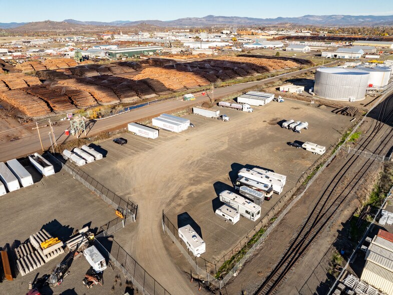 More Photos Of 1405 Antelope Rd, White City Warehouse For Sale