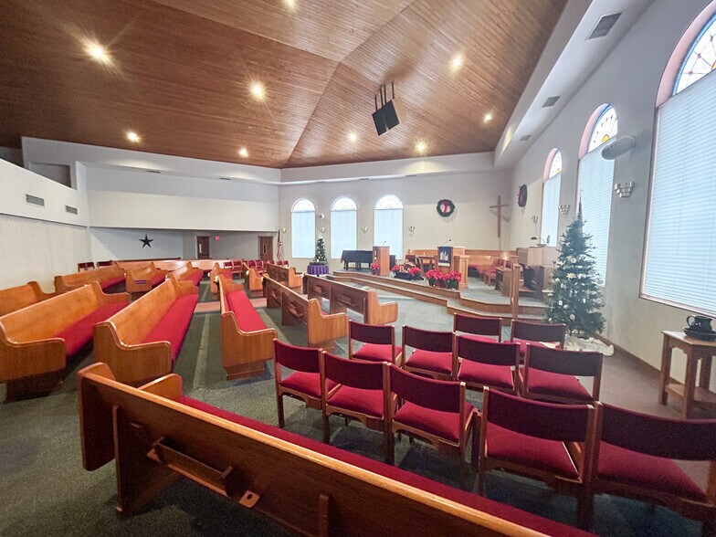 More Photos Of 6081 Ross Rd, Fairfield Specialty For Sale