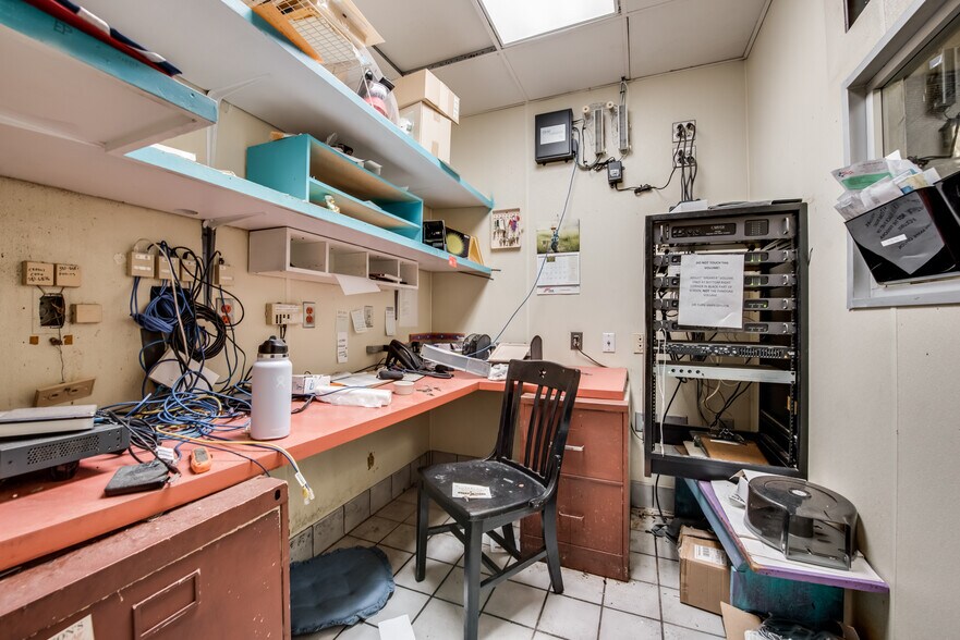 More Photos Of 5812 N Interstate 35, Denton Restaurant For Lease