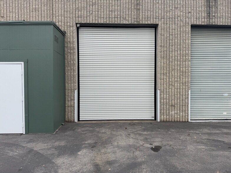 More Photos Of 4848 Colt St, Ventura Manufacturing For Sale