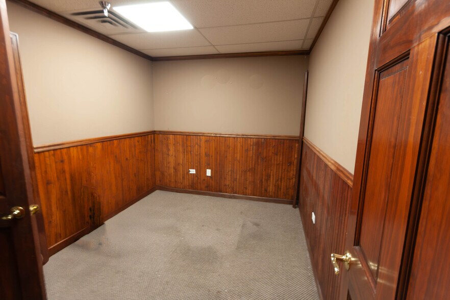 More Photos Of 123-147 N College Ave, Fort Collins Office For Sale