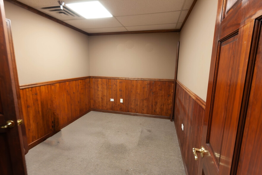 More Photos Of 123-147 N College Ave, Fort Collins Office For Sale