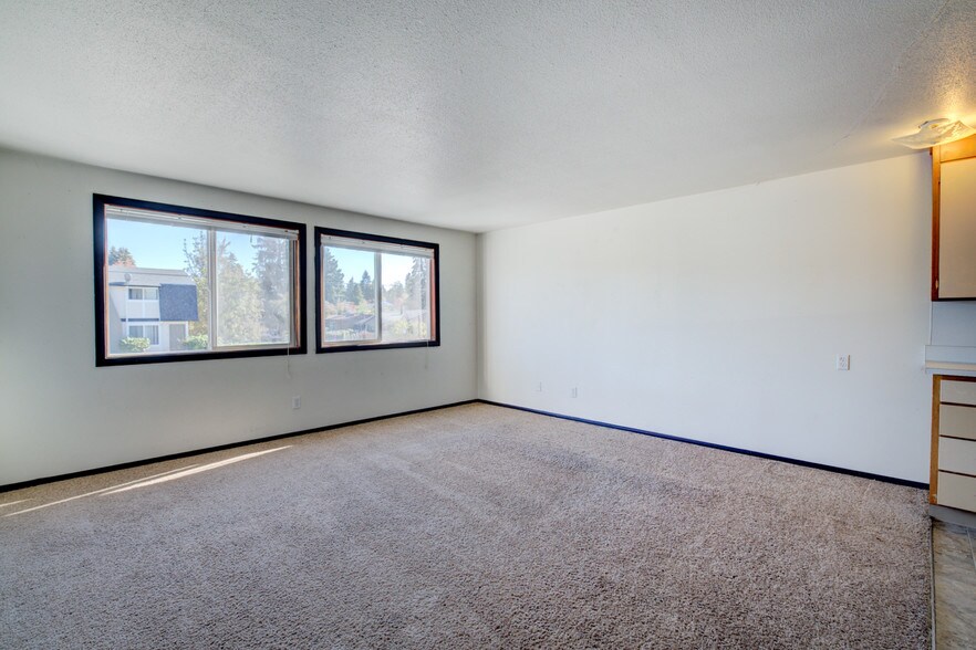More Photos Of 7902 27th St W, University Place Apartments For Sale