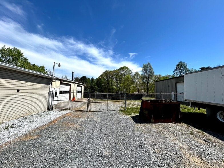 More Photos Of 160 Lynn Rd, Johnson City Manufacturing For Sale