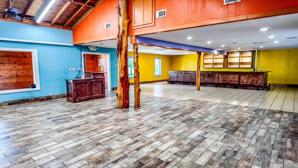 More Photos Of 1711 E Main St, Madisonville Restaurant For Sale