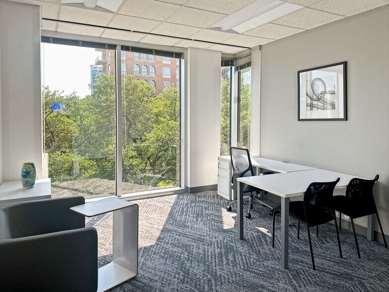 More Photos Of 2911 Turtle Creek Blvd, Dallas Coworking Space