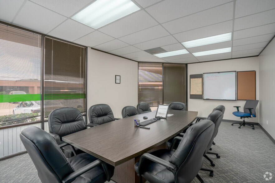 More Photos Of 10435 Greenbough Dr, Stafford Office For Lease