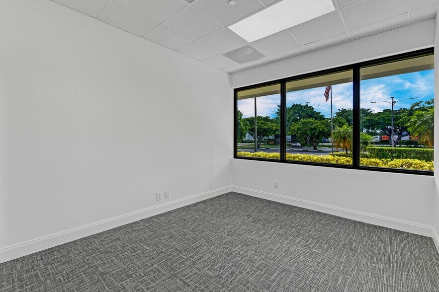 More Photos Of 1910 NW 97th Ave, Miami Distribution For Lease