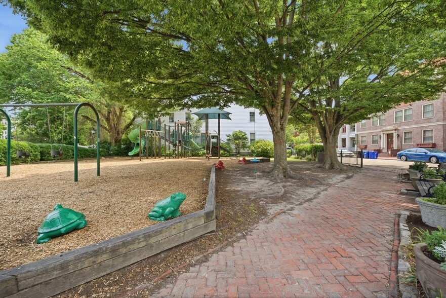 More Photos Of 367 Middle St, Portsmouth Apartments For Sale