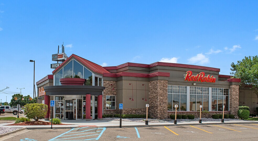 More Photos Of 32051 Gratiot Ave, Roseville Restaurant For Sale