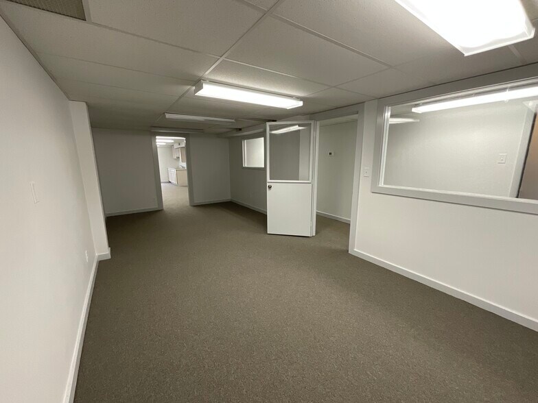 More Photos Of 1528 E Lebanon Rd, Dover Storefront Retail Office For Lease