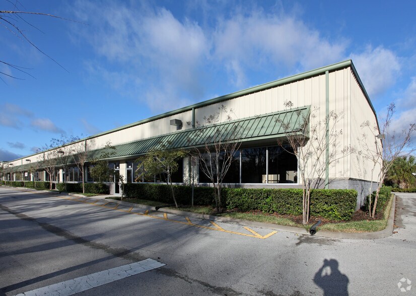More Photos Of 2100 Ronald Reagan Blvd, Longwood Showroom For Lease