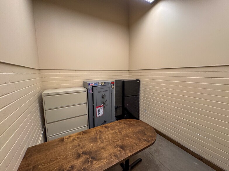 More Photos Of 1616 State Route 28, Loveland Freestanding For Sale