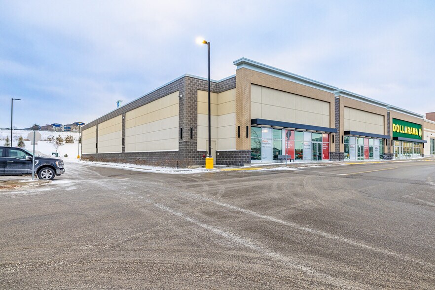 More Photos Of 637 Cundles Rd E, Barrie Freestanding For Lease