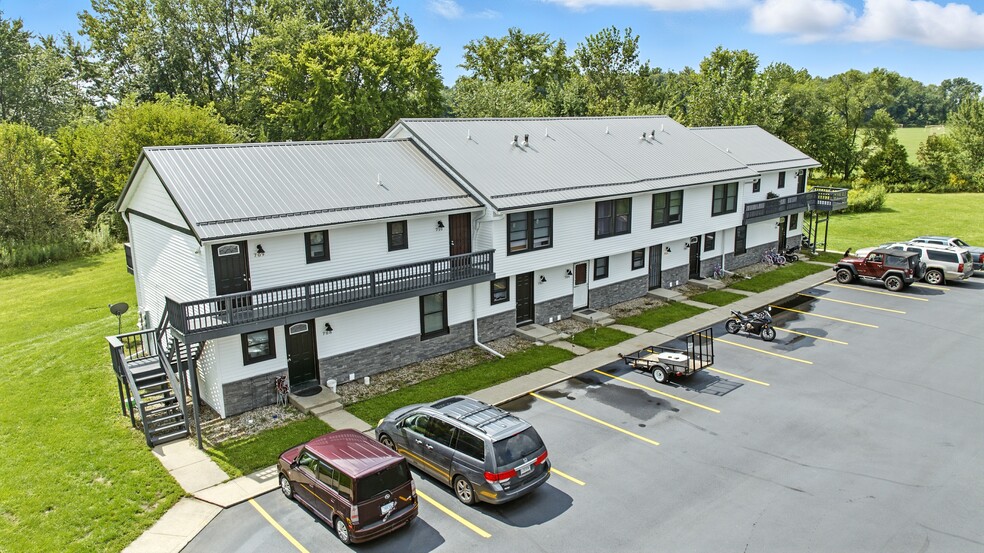 Primary Photo Of 808 Northside Blvd, Nappanee Apartments For Sale