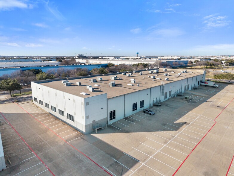 More Photos Of 13988 Diplomat Dr, Dallas Research And Development For Lease