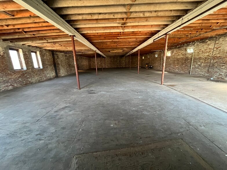 More Photos Of 90 School St, Quincy Manufacturing For Sale