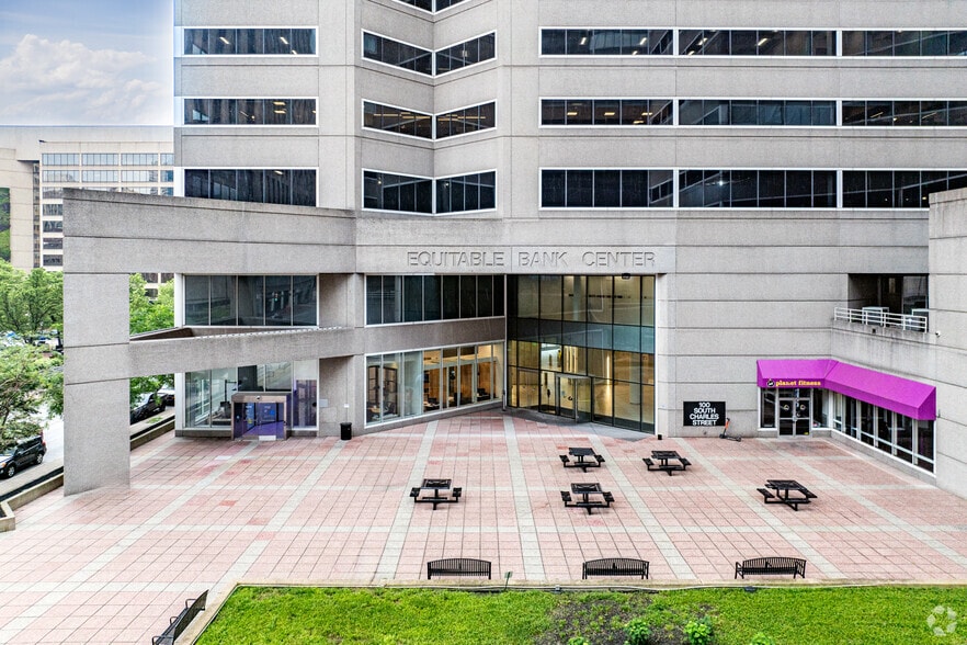 More Photos Of 100 S Charles St, Baltimore Office For Lease