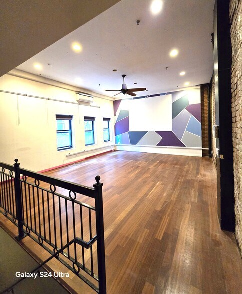 More Photos Of 411 W 39th St, New York Apartments For Lease