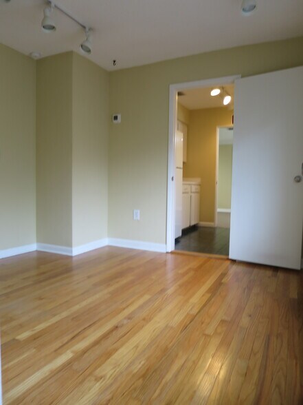 More Photos Of 1977 Dundee Dr, Winter Park Medical For Sale