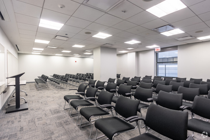 More Photos Of 35 E Wacker Dr, Chicago Office For Sale