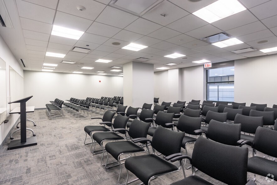 More Photos Of 35 E Wacker Dr, Chicago Office For Lease