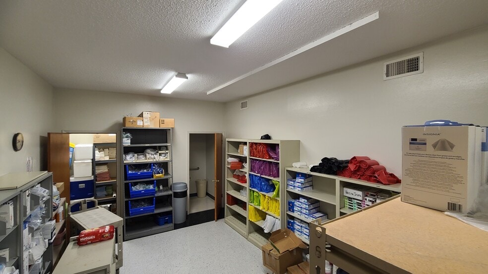 More Photos Of 709 Barton St, Hearne Medical For Sale